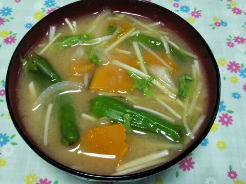 カボチャと新玉ねぎとしし唐と水菜の味噌汁☆